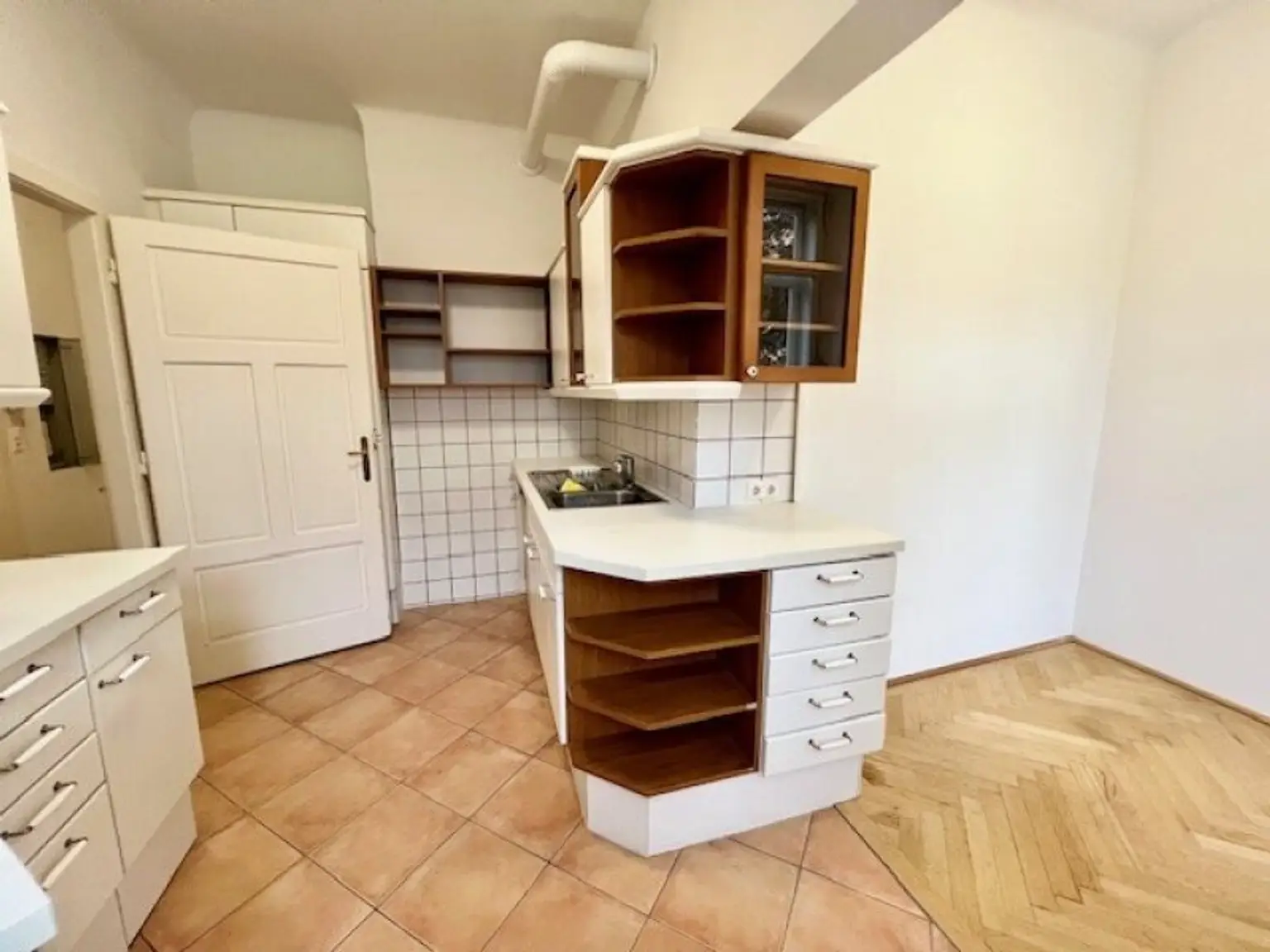 Charmante 147m2 Altbau-Maisonette in Gersthof – 4 Zimmer, Terrasse & idyllischer Allgemeingarten!