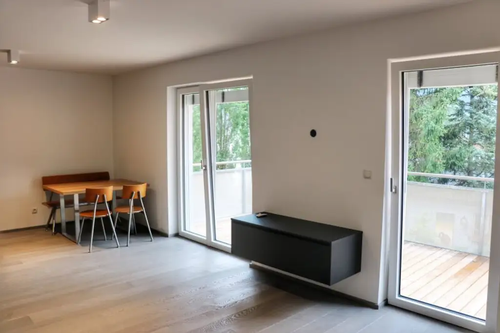 Telfs - Hochwertig - geschmackvoll eingerichtete 2 Zimmerwohnung mit Terrasse und Autoabstellplatz