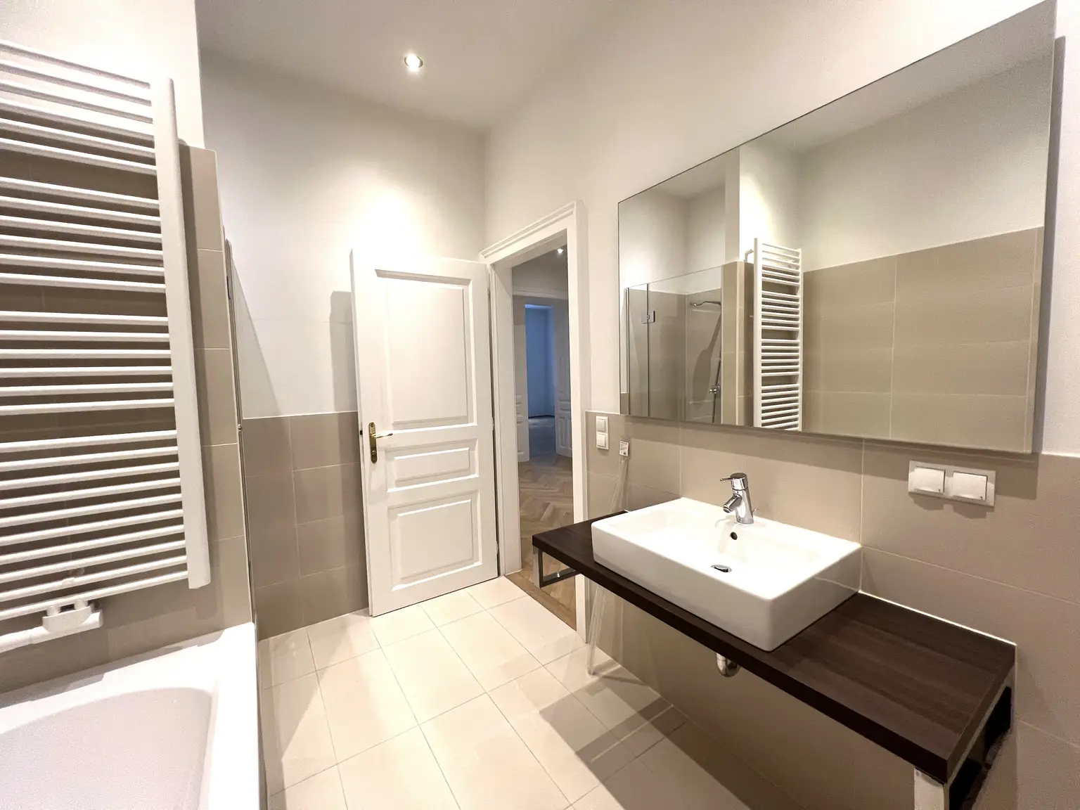 Charmante 4-Zimmer-Altbauwohnung in ruhiger Straße nahe Belvedere