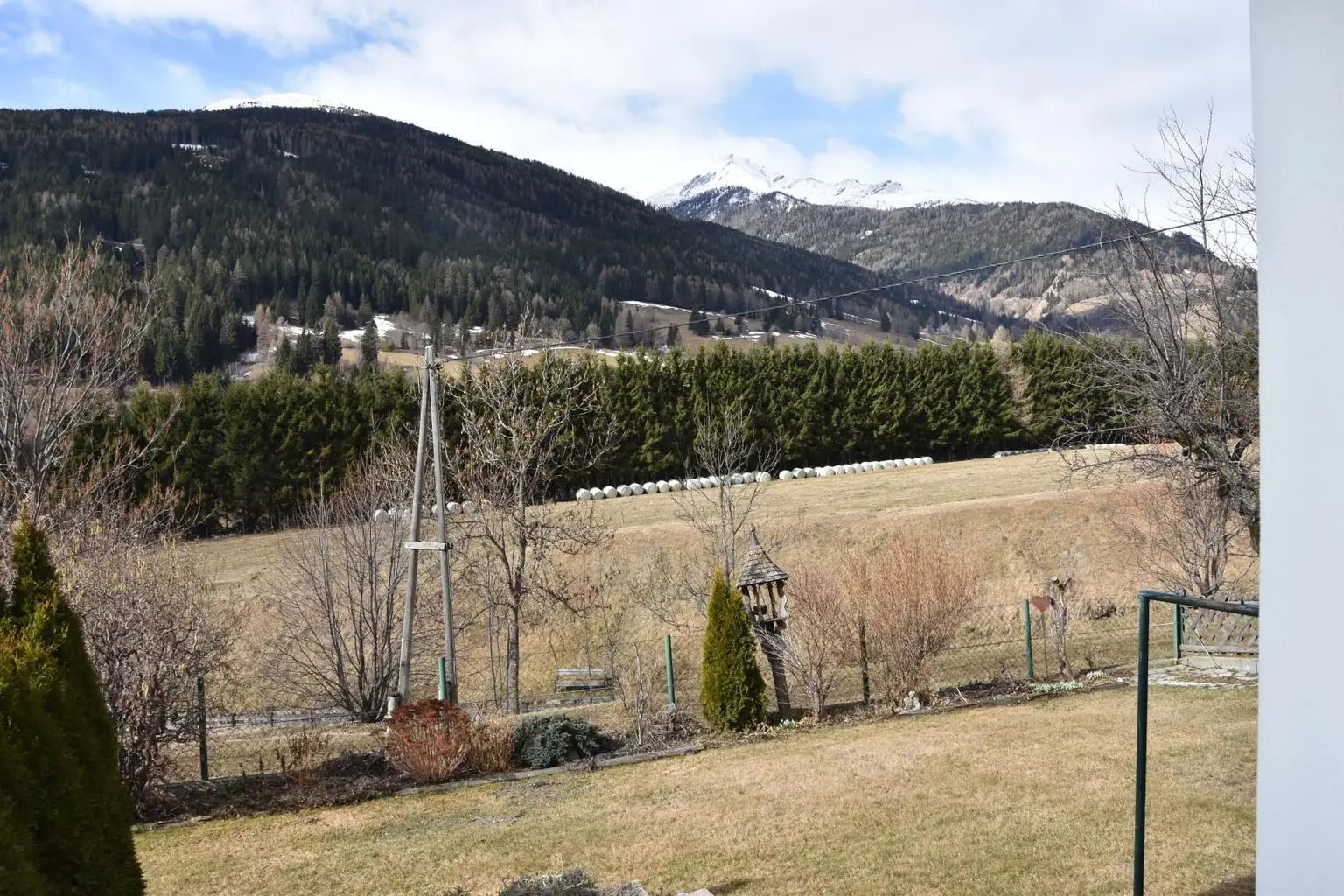 Garten mit Bergblick