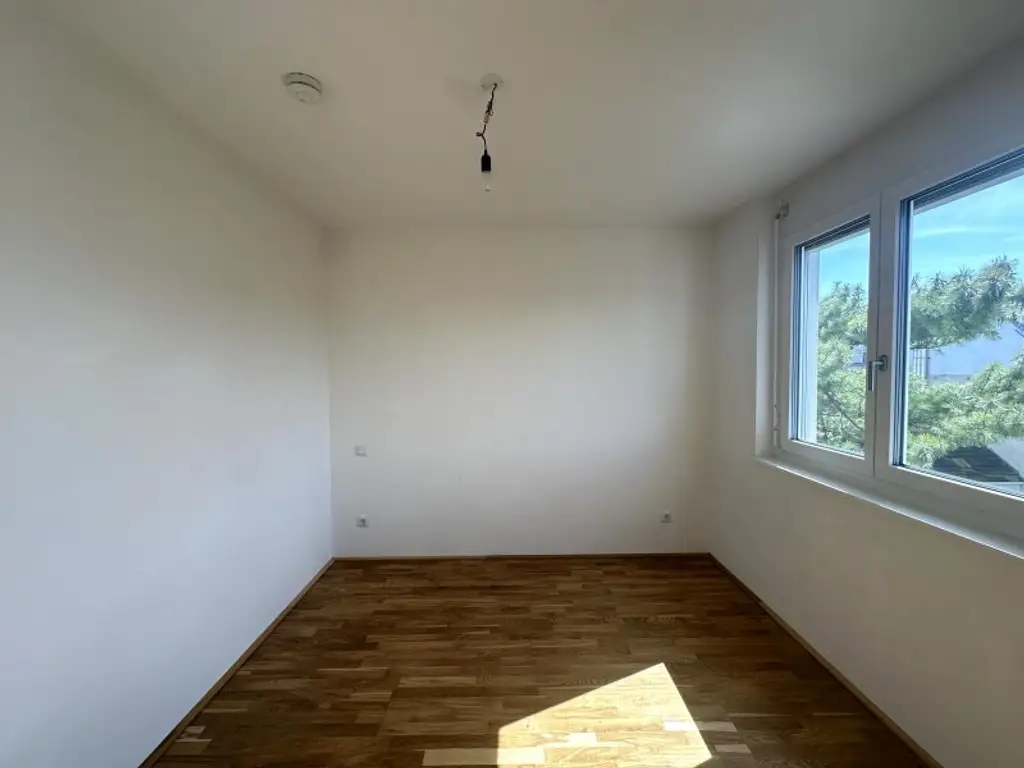 kompakte 2-Zimmer Wohnung in ruhiger Lage mit guter Infrastruktur- nahe U4 Hietzing - ab 01.09