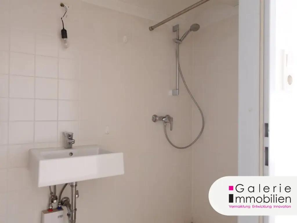 113m² Geschäftslokal/ Atelier mit Galerie an werbewirksamer Lage in Neubau !