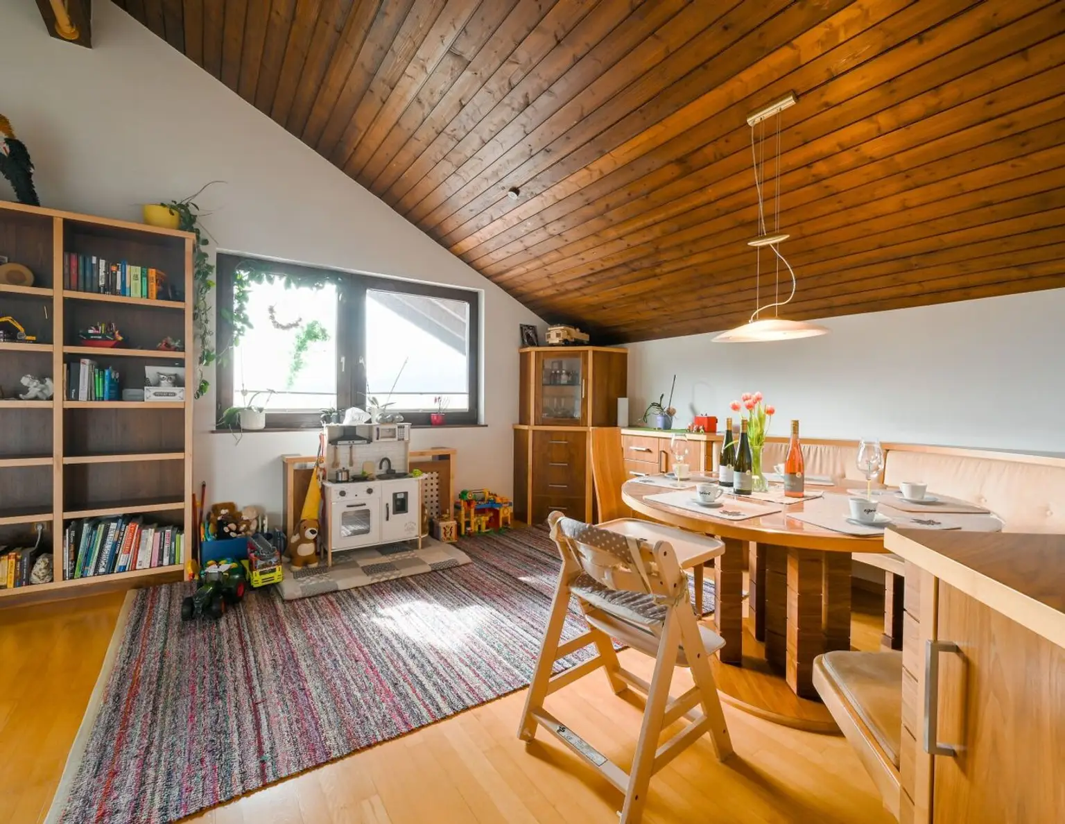 Besondere lichtdurchflutete 4-Zimmer-Dachgeschosswohnung mit Panoramablick über Schwaz