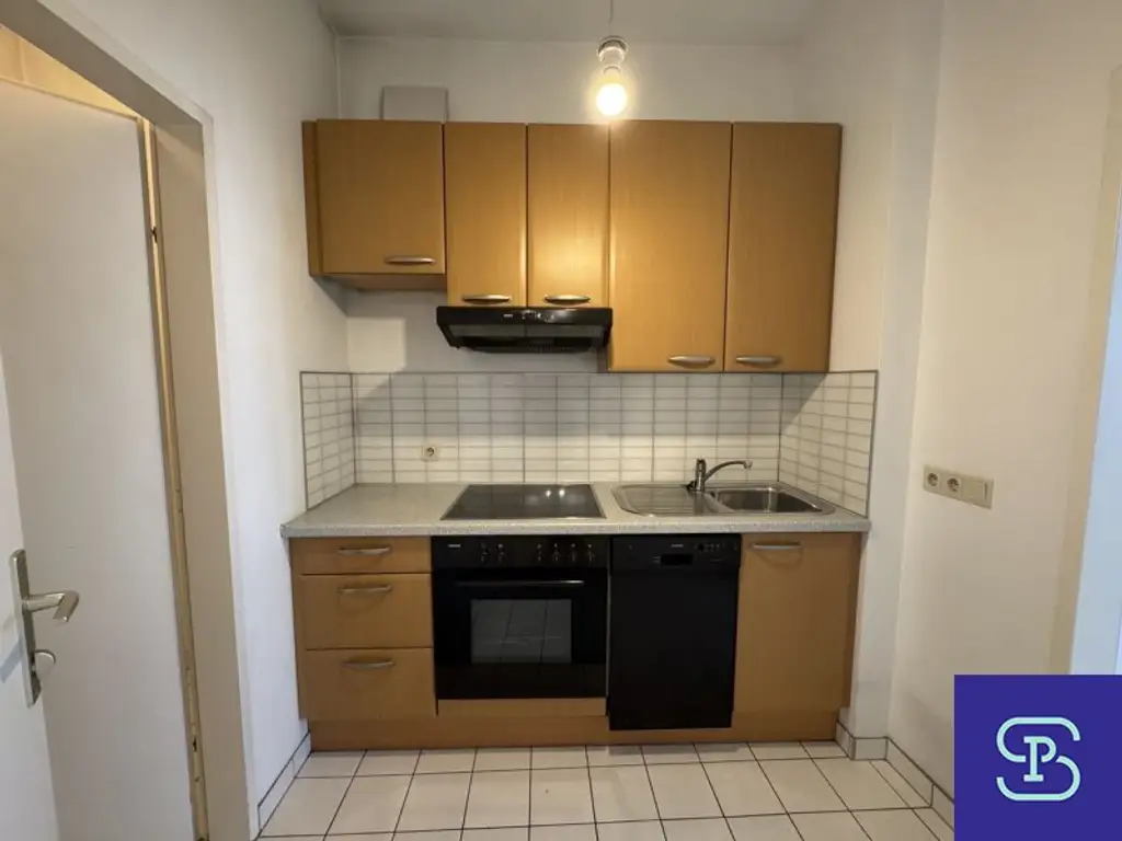 Provisionsfrei: Unbefristeter 45m² Altbau mit 2 Zimmern und Einbauküche - U1-Nähe!