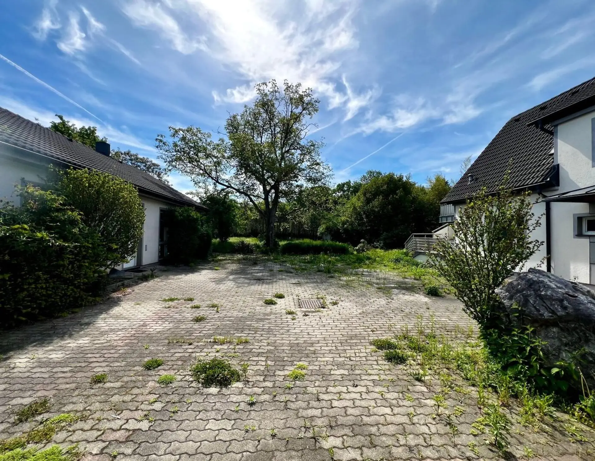 Einfamilienhaus mit Großem Nebengebäude auf 1.855M² - Absolute Ruhelage und Unverbaubarer Blick!