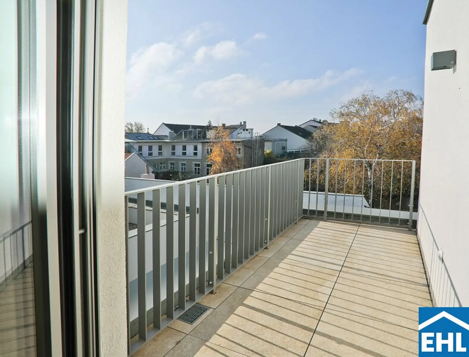 LEOPOLD XXI – Lichtdurchflutete 3-Zimmer-Dachgeschosswohnung mit 2 Balkonen!