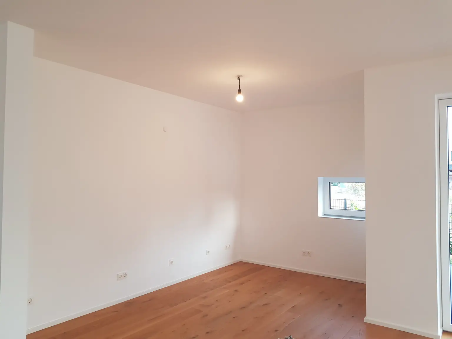 PERFEKTES, MODERNES, NEUES TRAUMHAUS IM ERSTBEZUG AM FELSER SEE