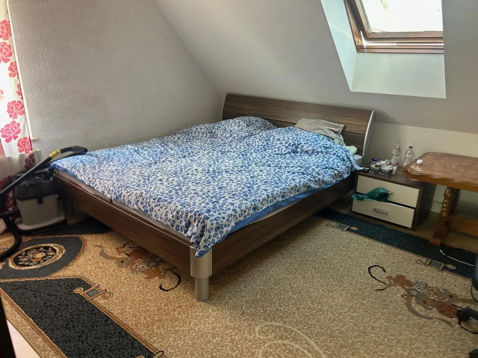 Kompaktes Wohnhaus mit Keller