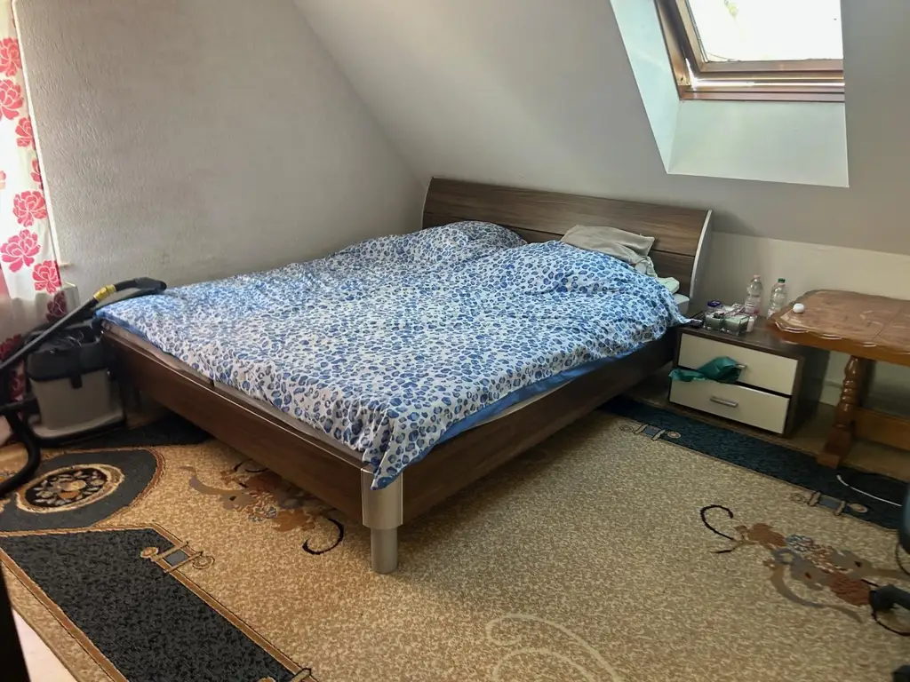Kompaktes Wohnhaus mit Keller
