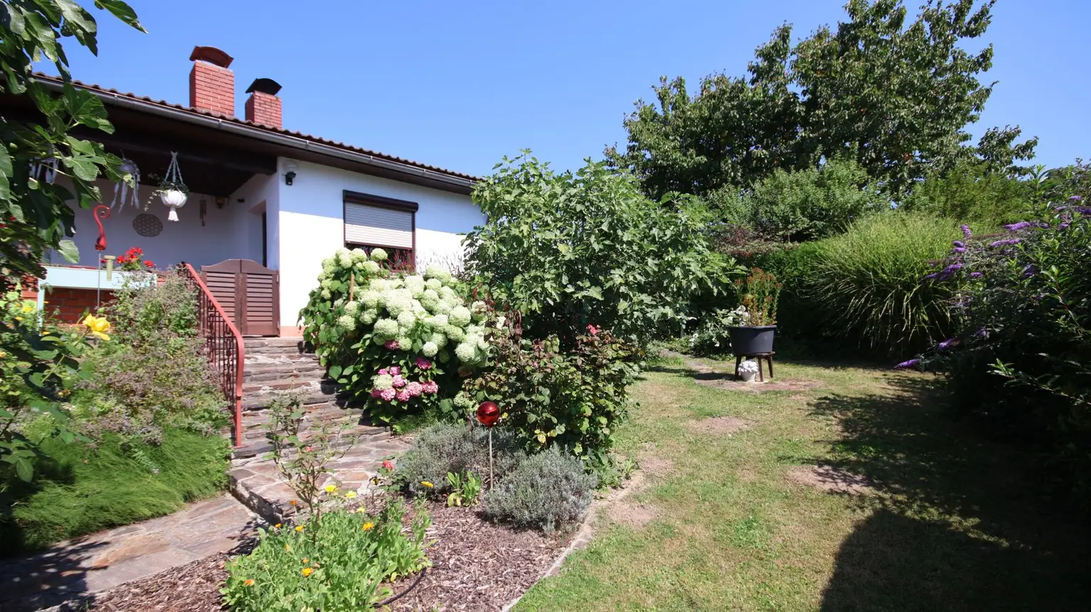 Wohnen wo andere Urlaub machen - Haus mit Traumaussicht nahe Stubenbergsee