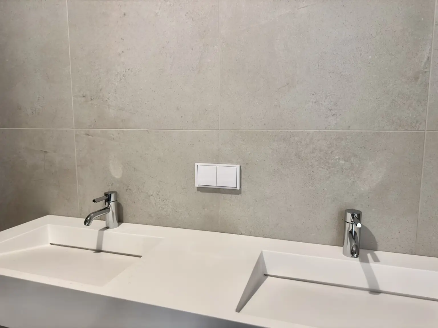 Provisionsfrei und fertig: Luxuriöse Balkonwohnung für Naturliebhaber! Ruhig und einzigartig