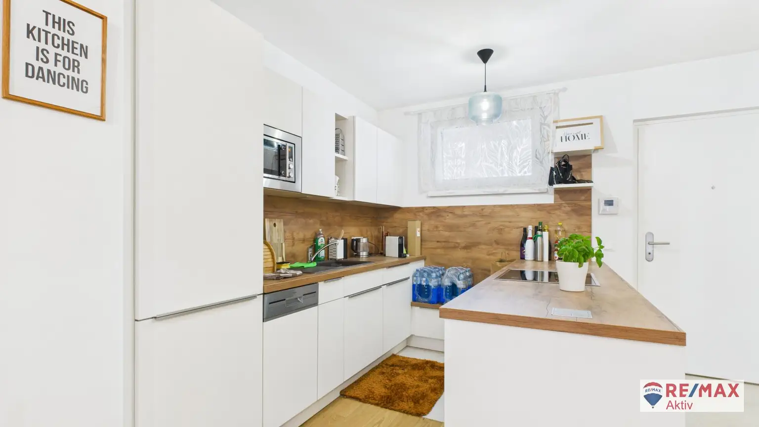 Traumhafte Wohnung mit Balkon & Garagenplatz - einziehen und wohlfühlen