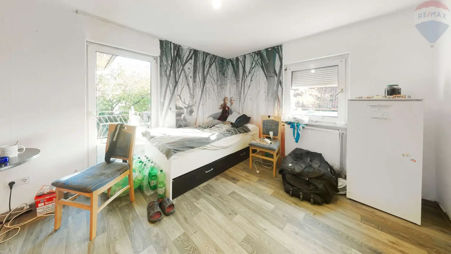 Kinderzimmer_mit_Zugang_zum_Balkon