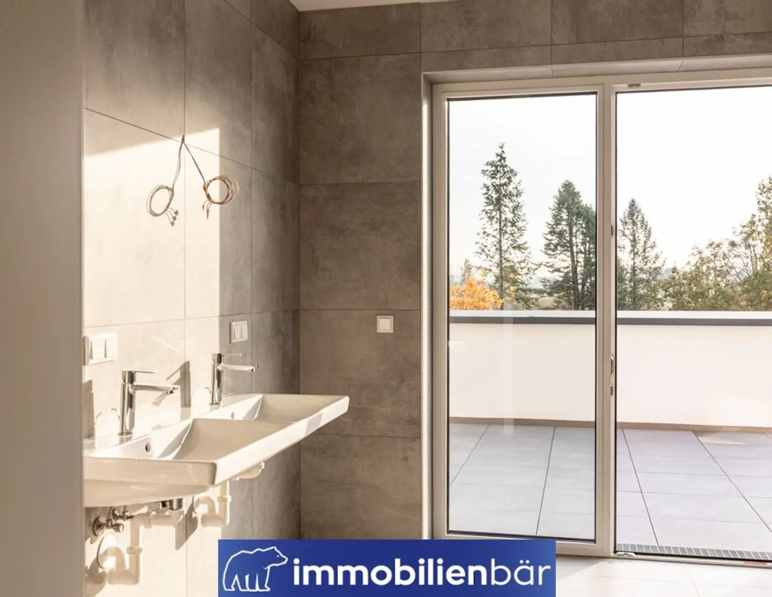 Traumhafte Dachgeschosswohnung in idyllischer Lage mit 128 m² großer Dachterrrasse - Jetzt einziehen