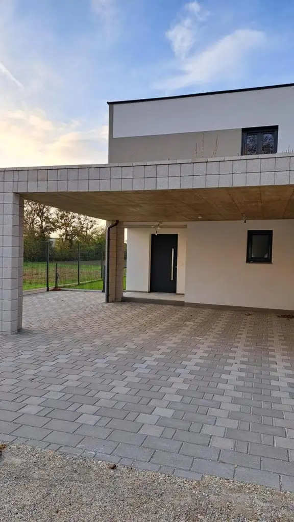 Traumhafte Doppelhaushälfte in Grünruhelage