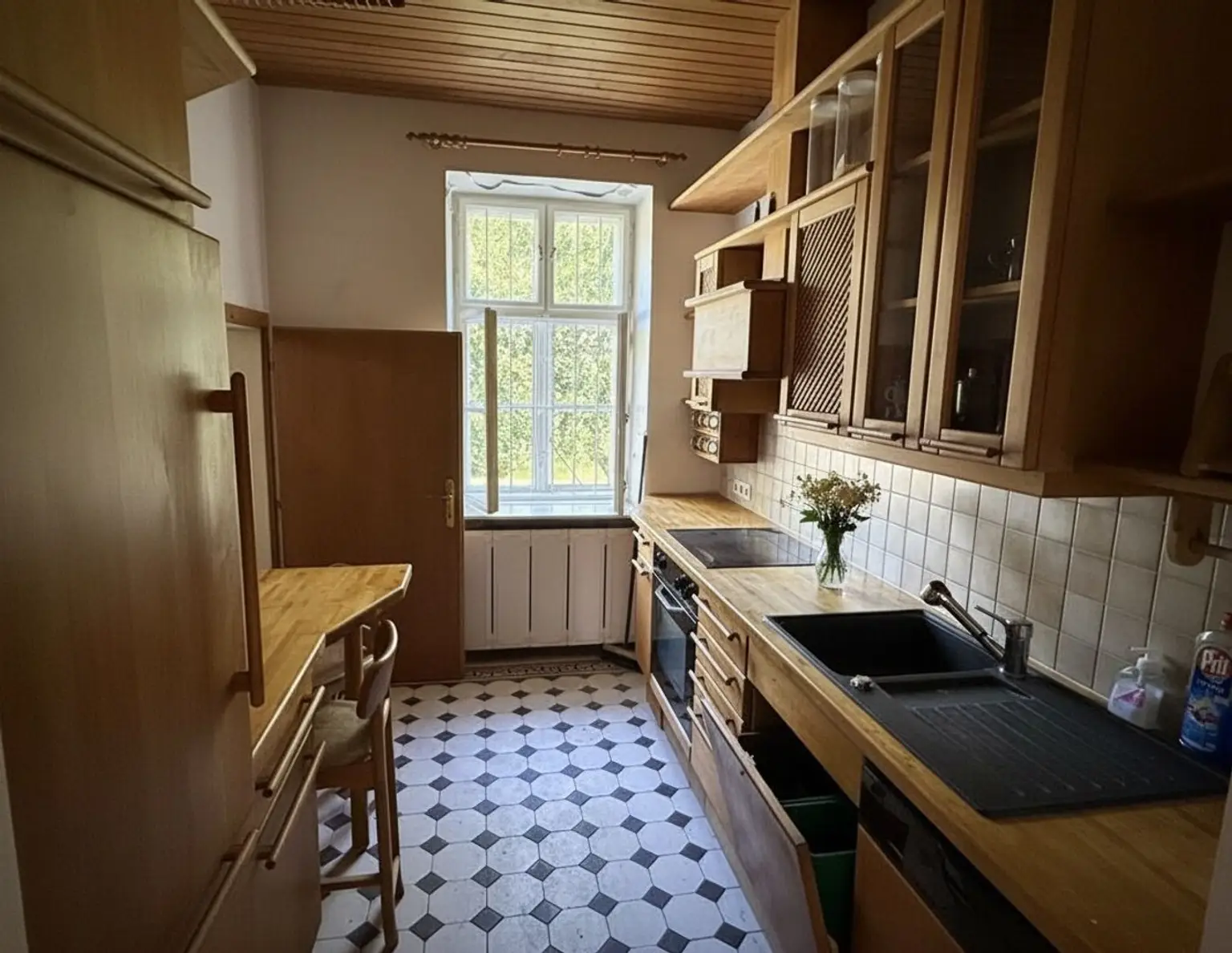 Historische Jahrhundertwende-Villa in Mauer - Charme, Gartenparadies und Potenzial in Top Lage