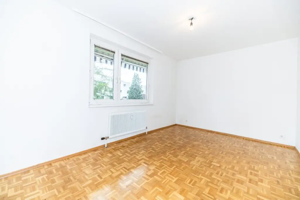 ZENTRAL I GRÜNBLICK I LOGGIA MIT MARKISE I LICHTDURCHFLUTET I RUHELAGE I AB SOFORT I PROJEKT WOHNEN I