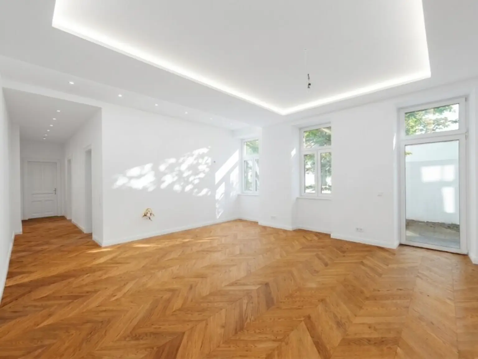Wohnküche mit Balkon 1