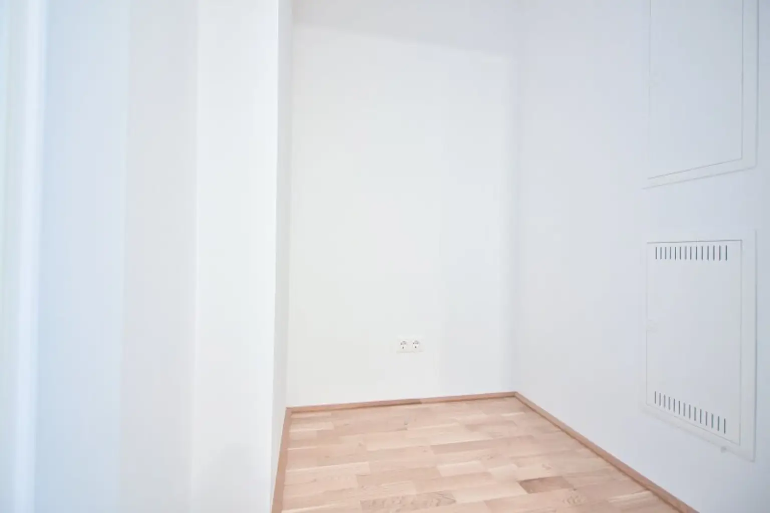 Arbeiten & Wohnen vereint – moderne 2-Zimmer-Wohnung mit Balkon & angrenzendem Büro mit separatem Zugang