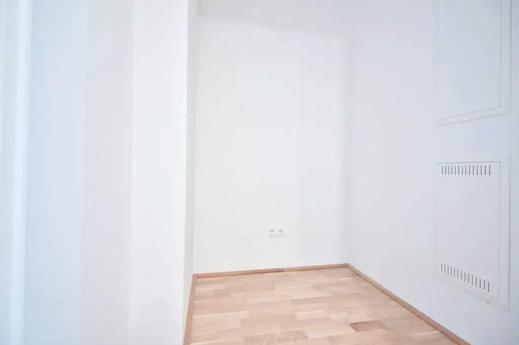 Arbeiten & Wohnen vereint – moderne 2-Zimmer-Wohnung mit Balkon & angrenzendem Büro mit separatem Zugang