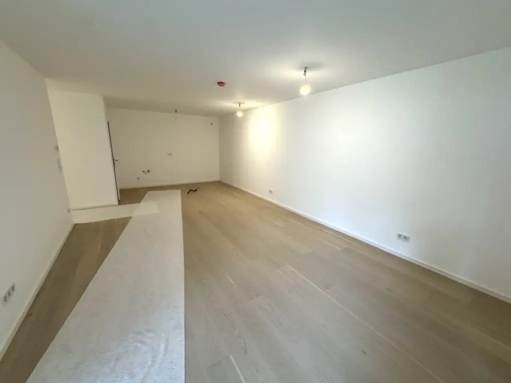 EIGENGRUND NÄHE ALTE DONAU – FREIFLÄCHEN - LUFTWÄRMEPUMPE – KELLER – GARAGE – U-BAHN!