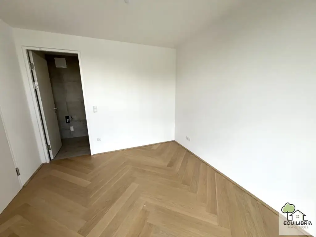 GEKÜHLT !  NEUBAU  !   Erstbezug  mit  einer 28 m2 großen und ruhigen   Terrasse  - Entdecke dein neues Zuhause