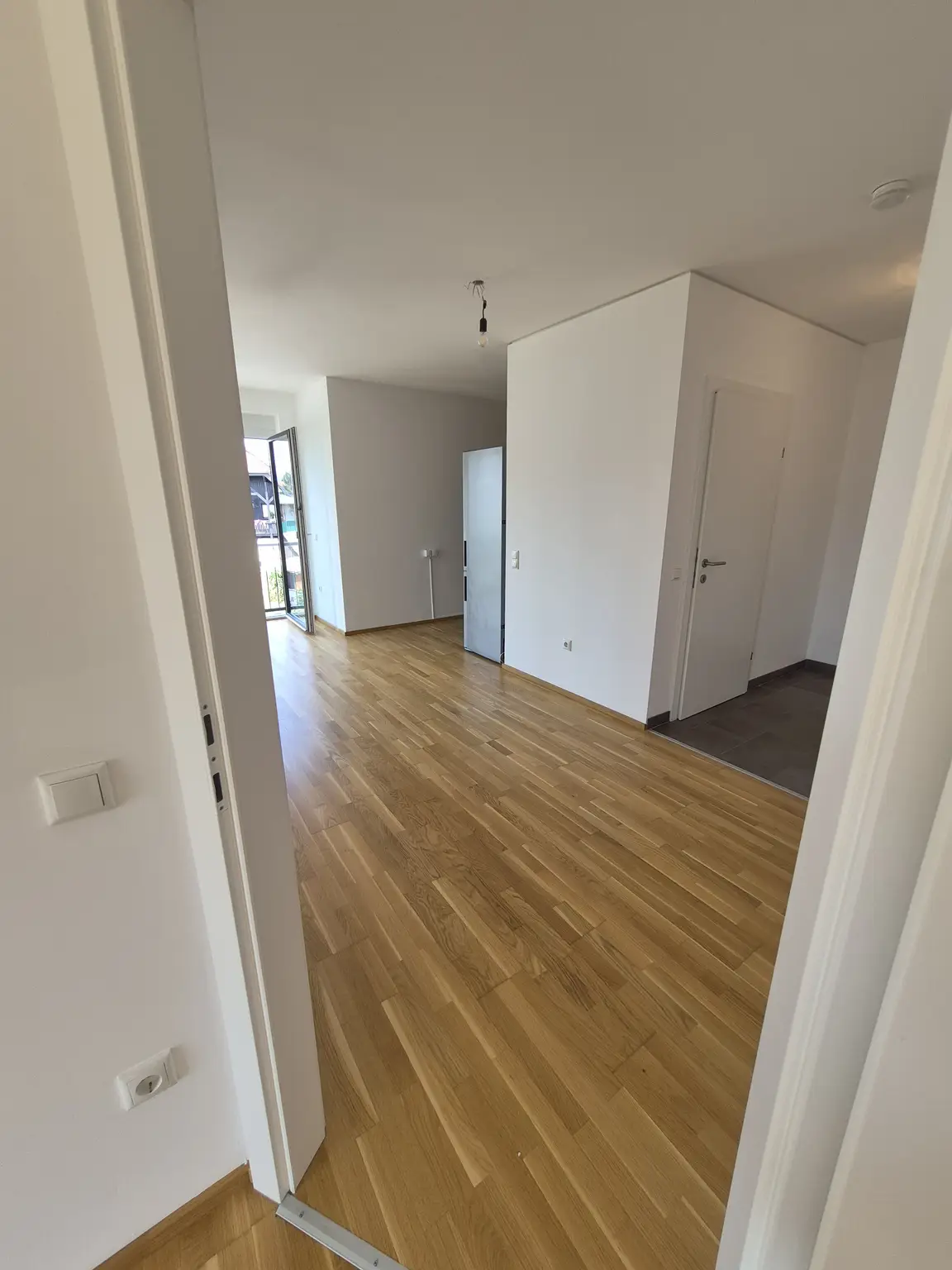 Wohnkomfort mit Aussicht: Ca. 60 m² 3-Zimmer-Wohnung und sonniger 12 m² Südwest-Eckbalkon