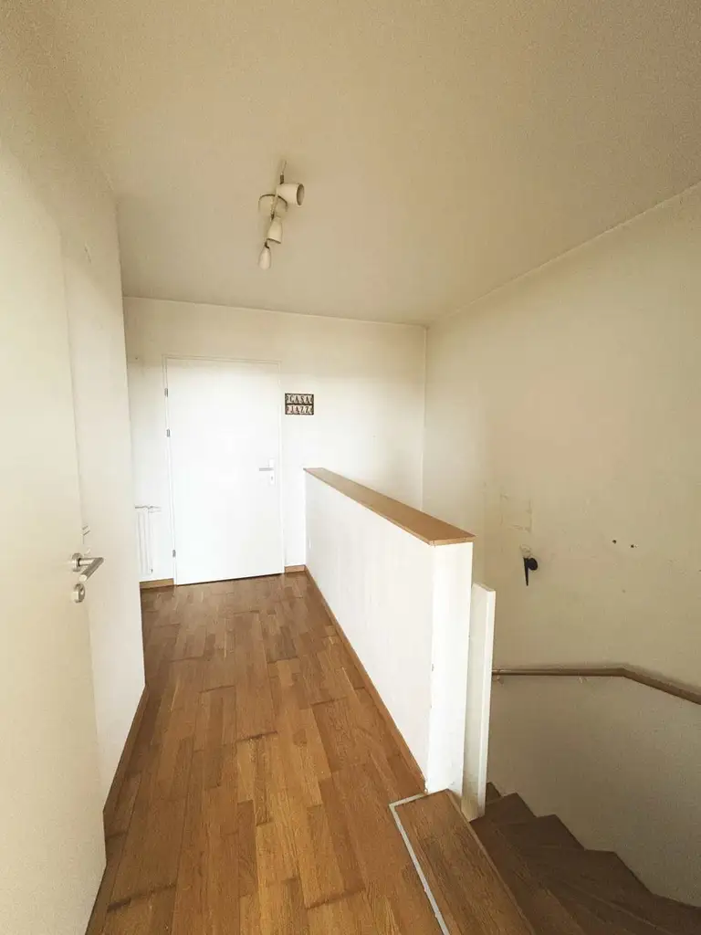 Helle Loggiawohnung mit 3 Zimmern, nähe U2-Station Aspernstraße!
- Achtung Finanzierungsbeitrag!