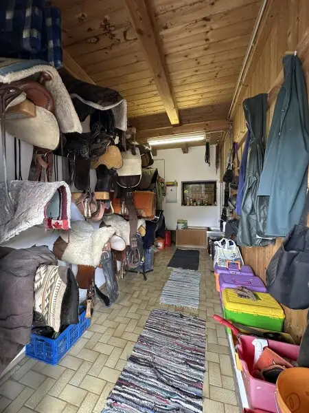 41.600 QM - Einzigartiges Anwesen mit Wohnhaus, Stallungen und großem Entwicklungspotenzial
