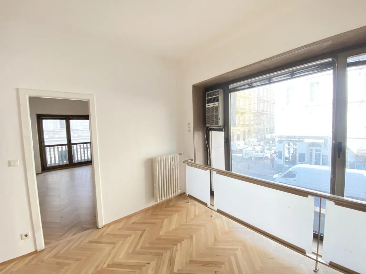 OPERNRINGHOF 3 Zimmer Wohnung /Büro  I 2 Bedroom Apartment opposite Opera