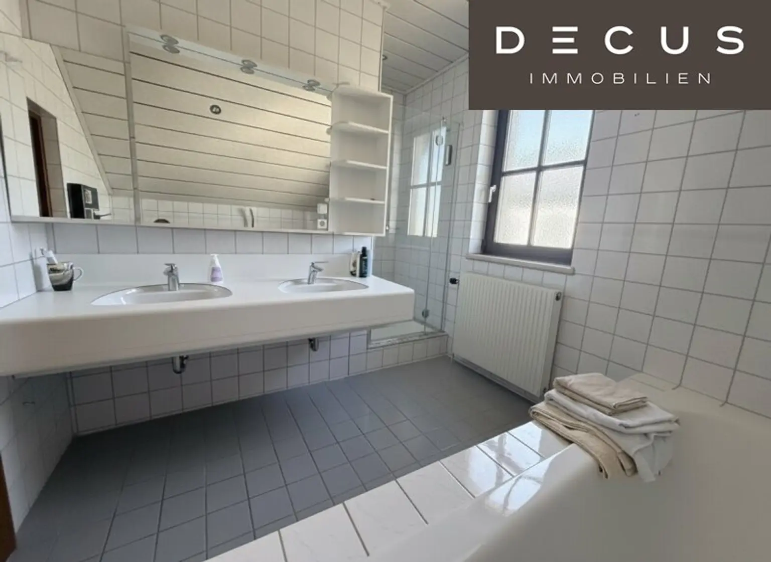 Gepflegtes Haus mit Garten, Pool und Wellness