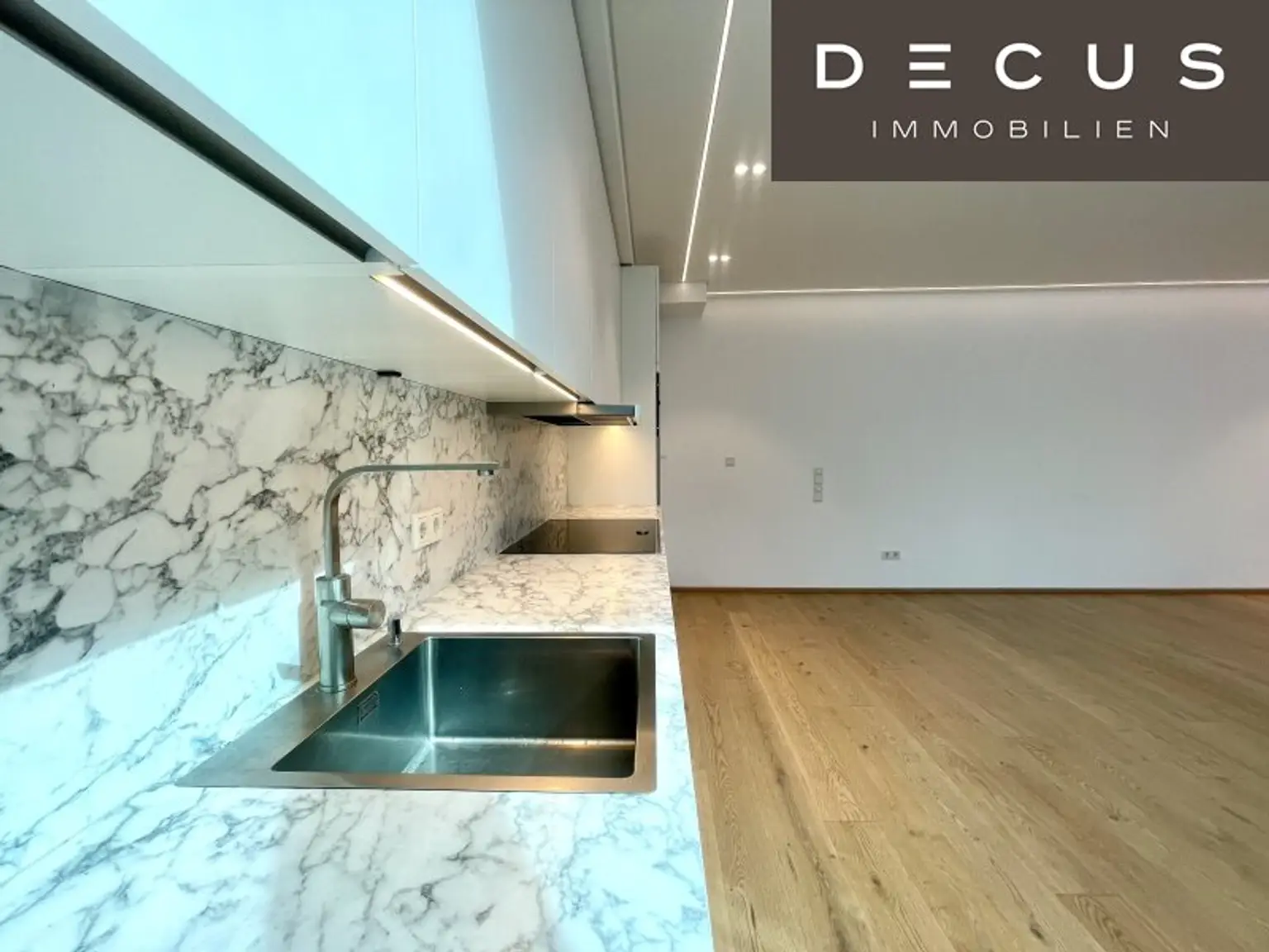 RESIDIEREN AM STADTPARK | ELEGANTE DACHGESCHOSSWOHNUNG | RUHIGE HOFSEITIGE 12 m2 TERRASSE | 4 ZIMMER | 2 BÄDER