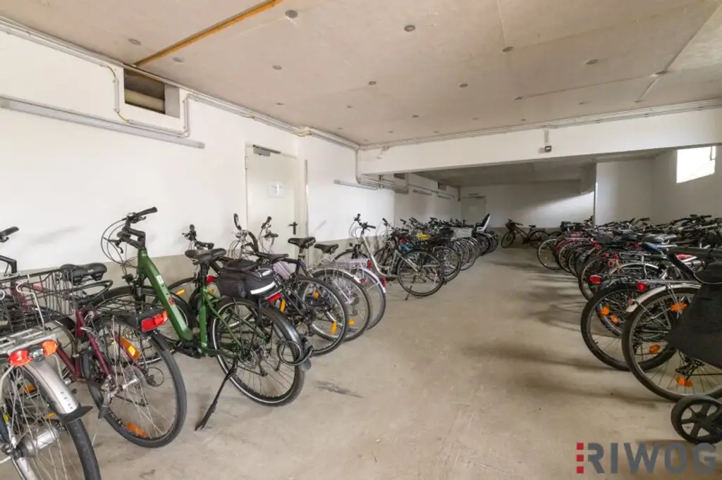Wohnung für 3er-STUDENTEN-WG mit AUßENFLÄCHE, 4 Zimmer