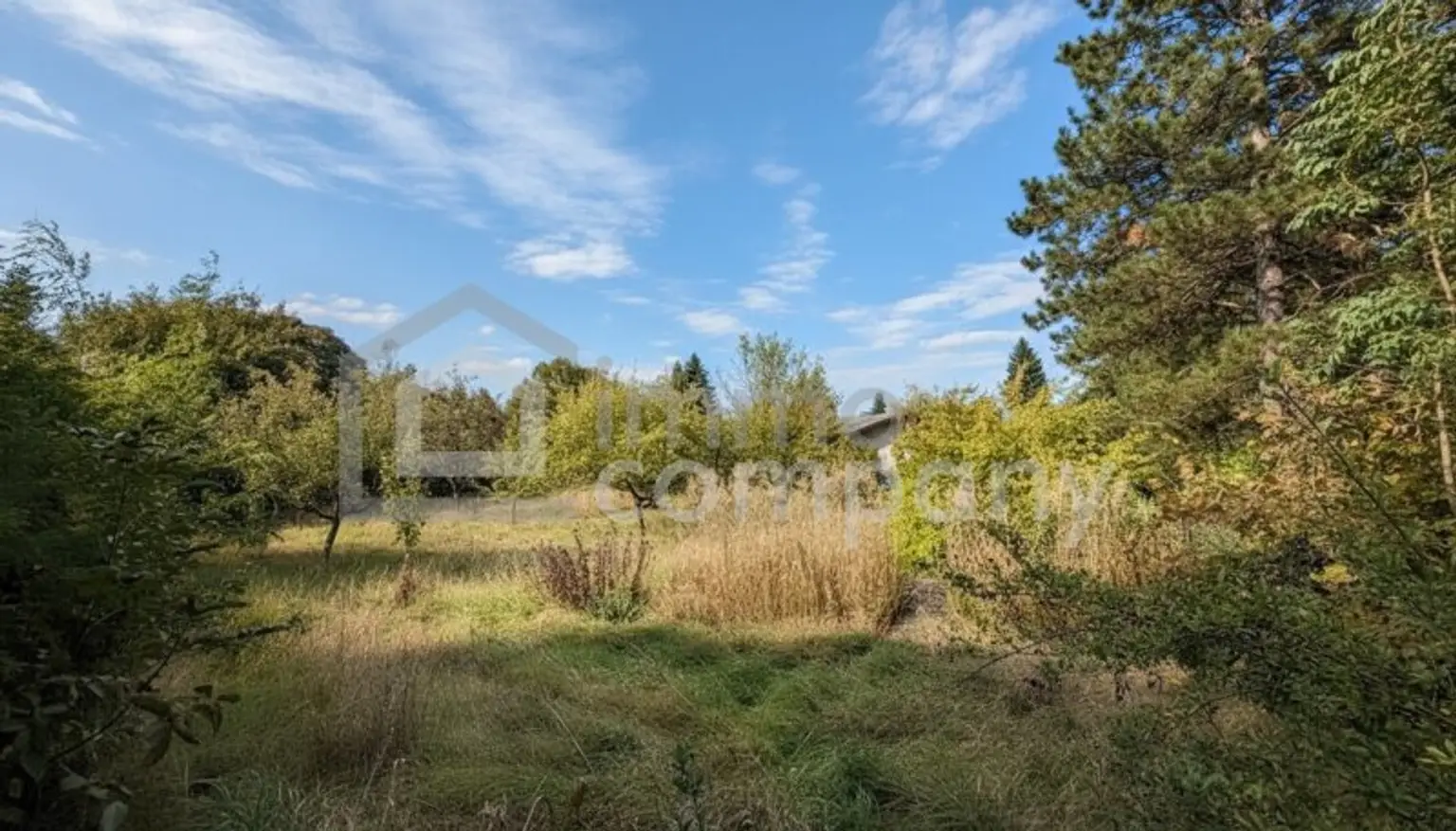 🌿 Wunderschönes Grundstück in bester Lage – vielseitig bebaubar mit zwei Wohneinheiten