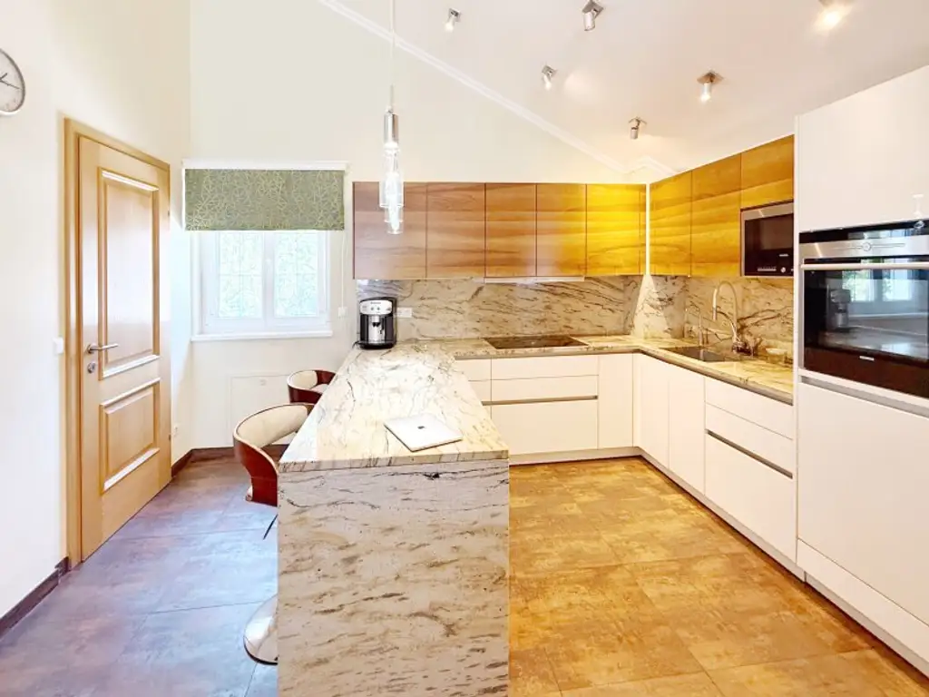 Move Right In: Fully Furnished Family Home in Weidling – 360 m²