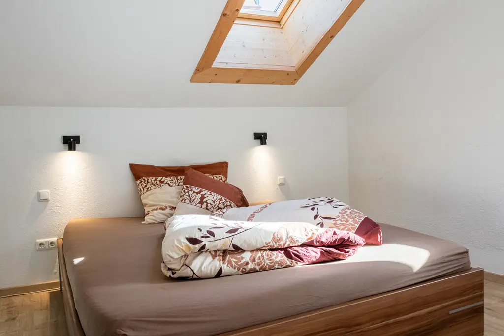 MIETE - Renovierte 3 Zimmerwohnung mit Balkon -  inkl. aller Betriebskosten