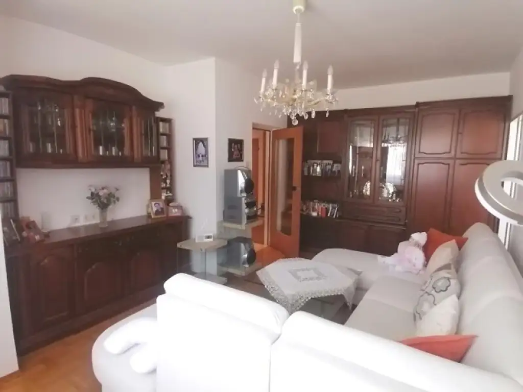 Leistbares Eigentum in Grünlage: 2-Zimmer-Wohnung mit Loggia und Stellplatz!