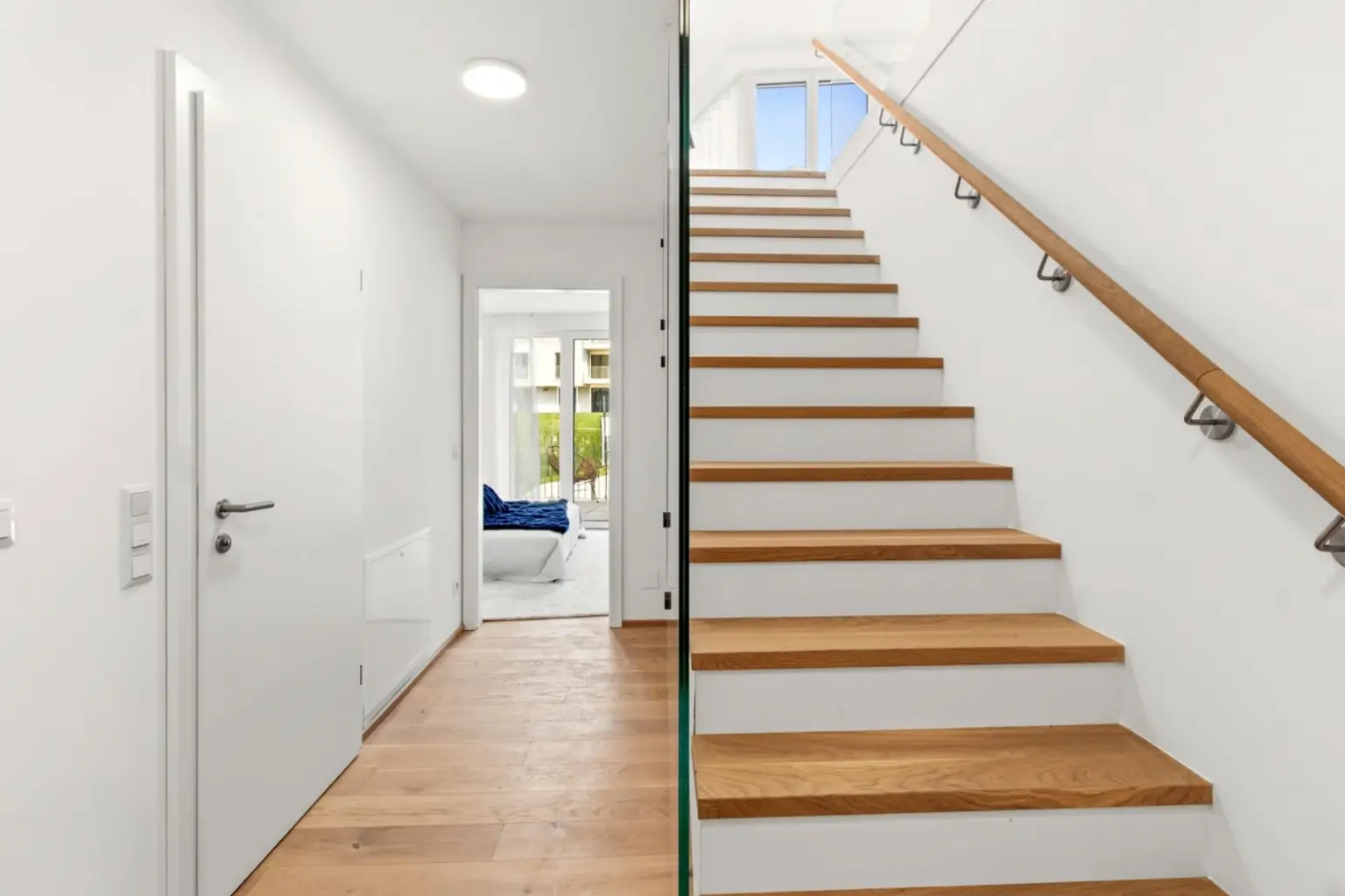 A | ++ WEITBLICK. RUHE. STIL. ++ 3-ZIMMER-MAISONETTE in BESTLAGE | Prima Service Immobilien