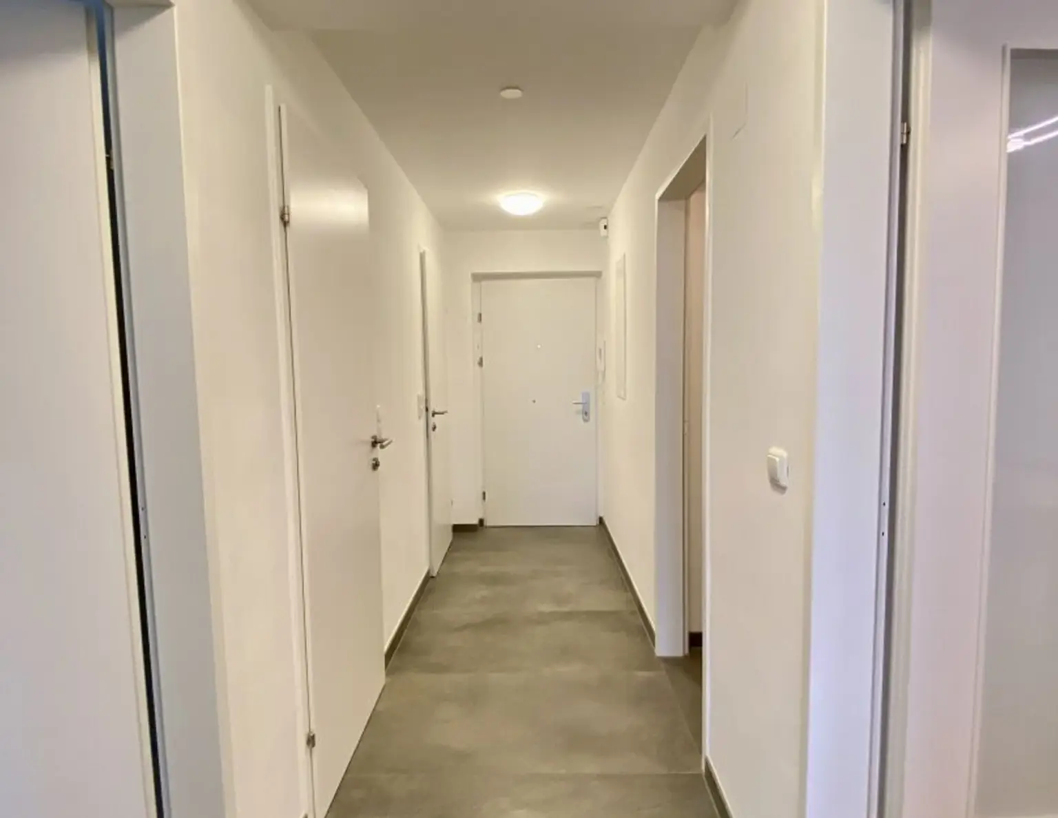 Linz: 4-Zimmer-Wohnung mit kleinem Balkon im 7. Stock mit Lift! - RESERVIERT!