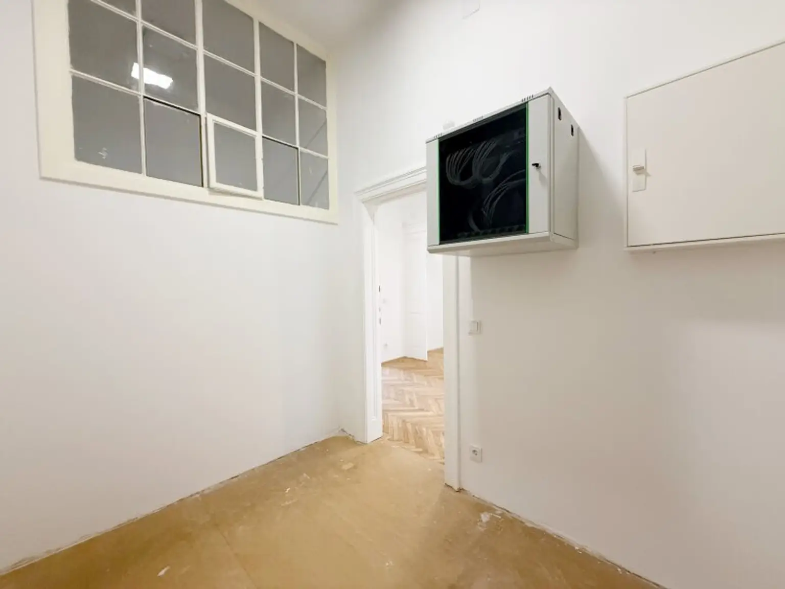 Charmante Bürofläche im sanierten Stilaltbau, unmittelbar bei der U4 und nahe dem 1. Bezirk