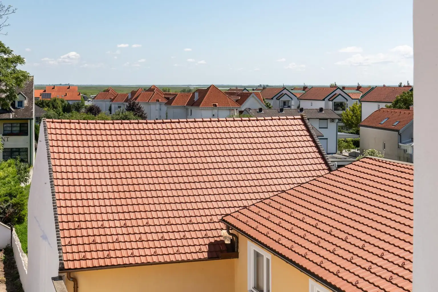 Modern Wohnen mit Balkon, Seeblick und Abstellplatz