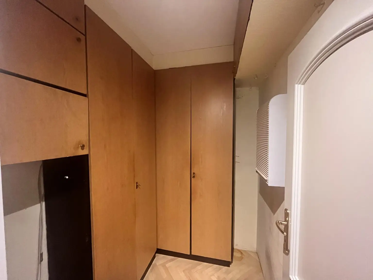 12 Abstellraum-Garderobe