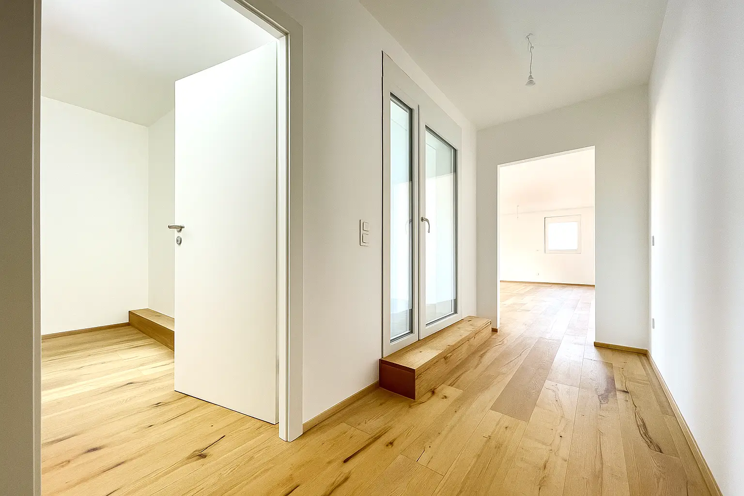 Wohnen, wo die Stadt ausatmet – 2 Zimmer mit Loggia ins Grüne