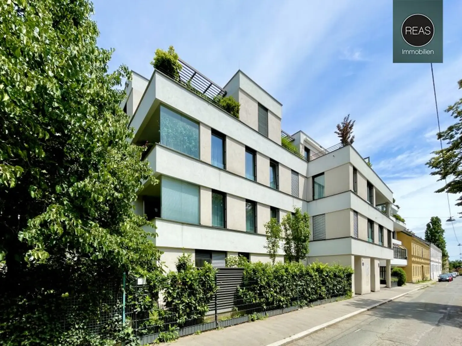 Provisionsfrei: Wohnresidenz Zögernitz! Luxus Gartenwohnung in Döblinger Bestlage! Garagen verfügbar!