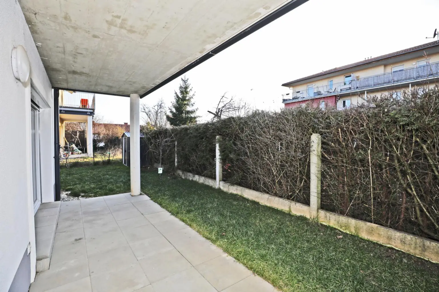 Neuwertige, moderne Doppelhaushälfte zum Verkauf