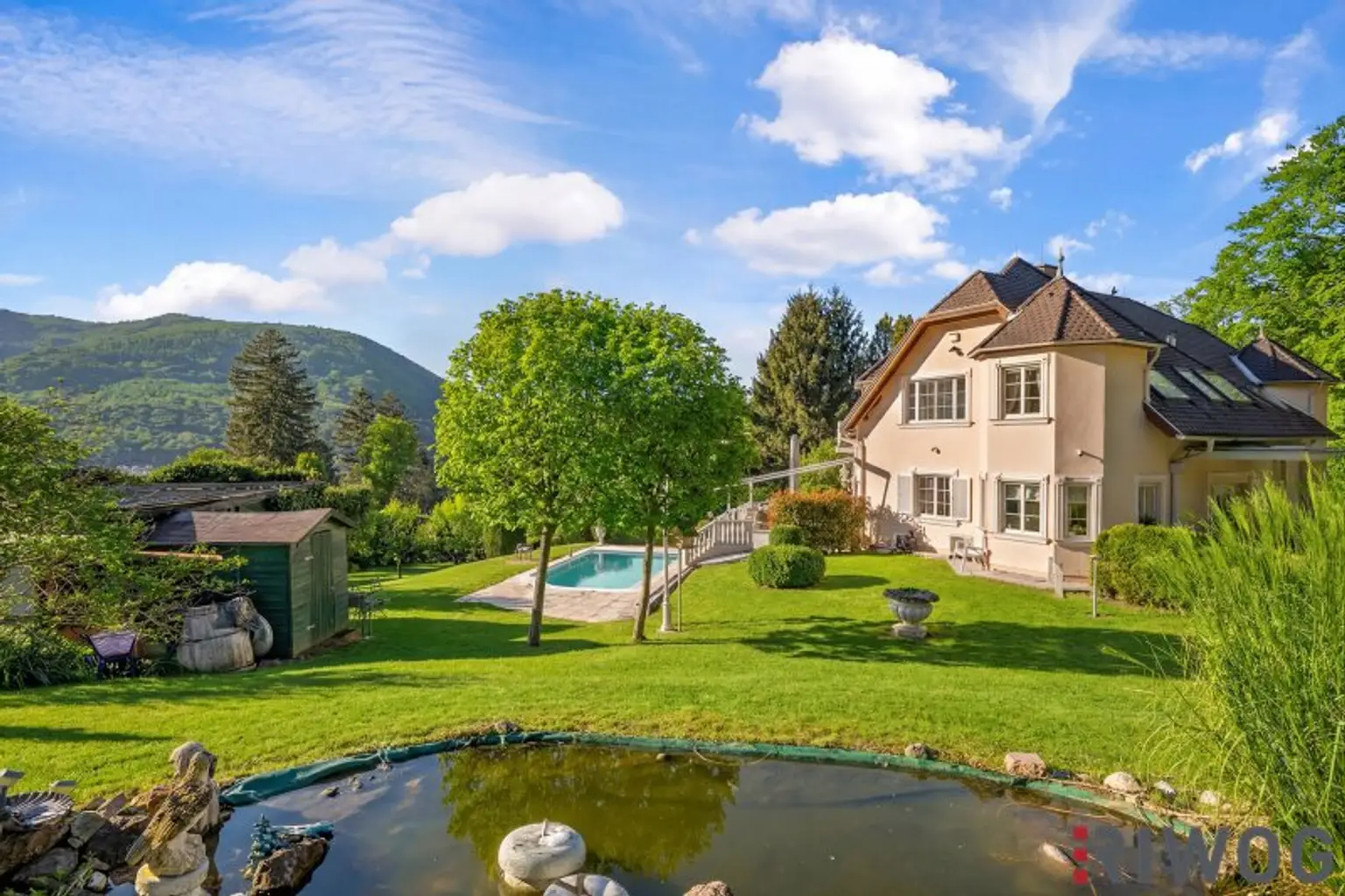 Private Estate Villa mit Fernblick | Privatwald | Virtual Tour | 4.200m2 Garten |  25 min. in den 1. Bezirk | Pool & Sauna