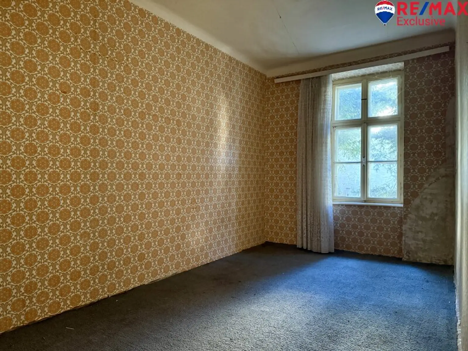 Zeitwandel - Mehrparteienhaus mit Entwicklungspotenzial in Wiener Neustadt!