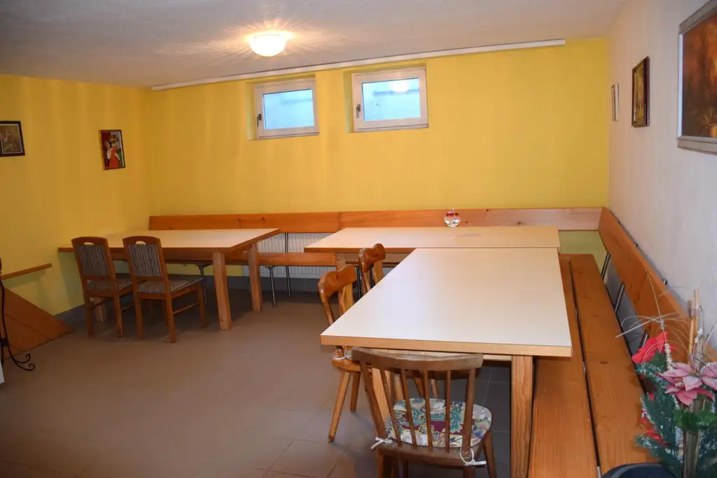 Vollunterkellerter Bungalow mit großem sonnigen Grundstück
