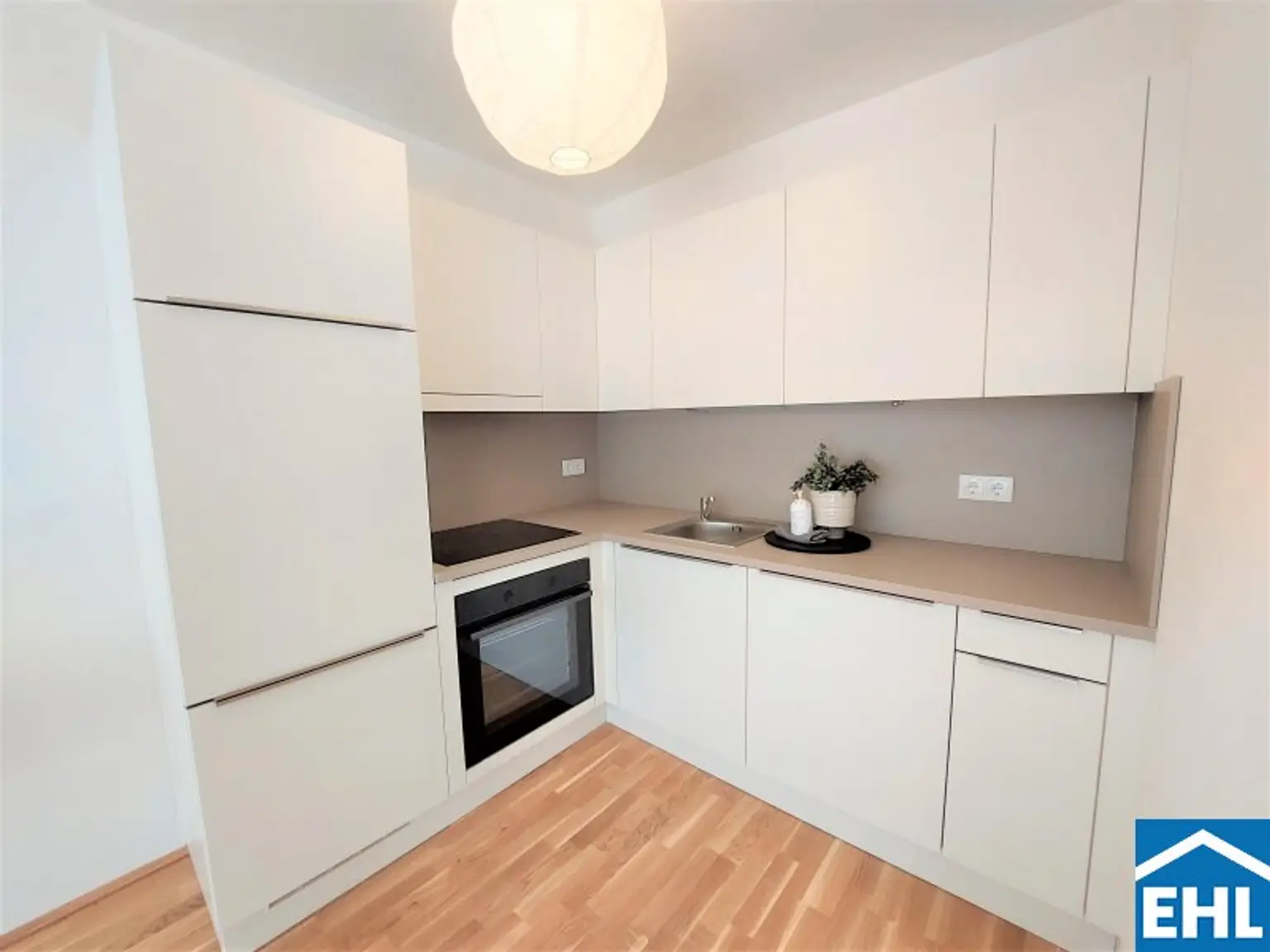 Geräumige 1 Zimmer Wohnung nahe dem Laaer Wald!