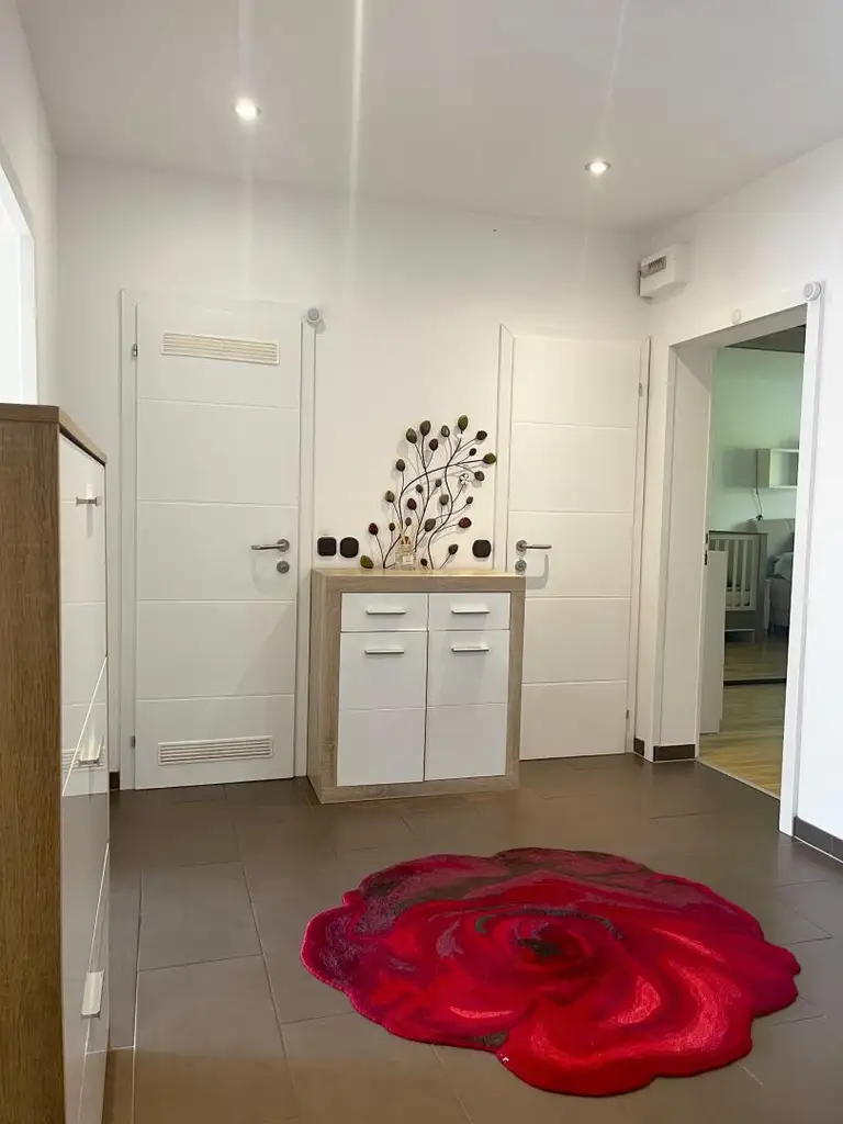 Sanierte 3-Zimmer-Neubauwohnung mit Loggia